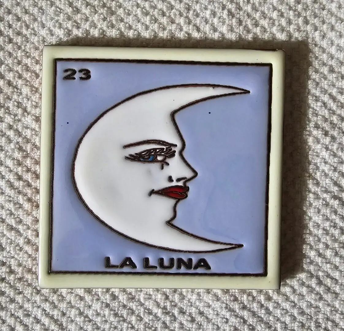 La Luna card with moon illustration.